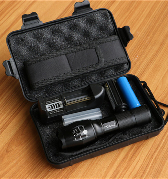 LED flashlight Tactical Flashlight 8000 Lumens CREE XM-L2 Zoomable  5 Modes aluminum Lanterna LED Torch Flashlights For Camping